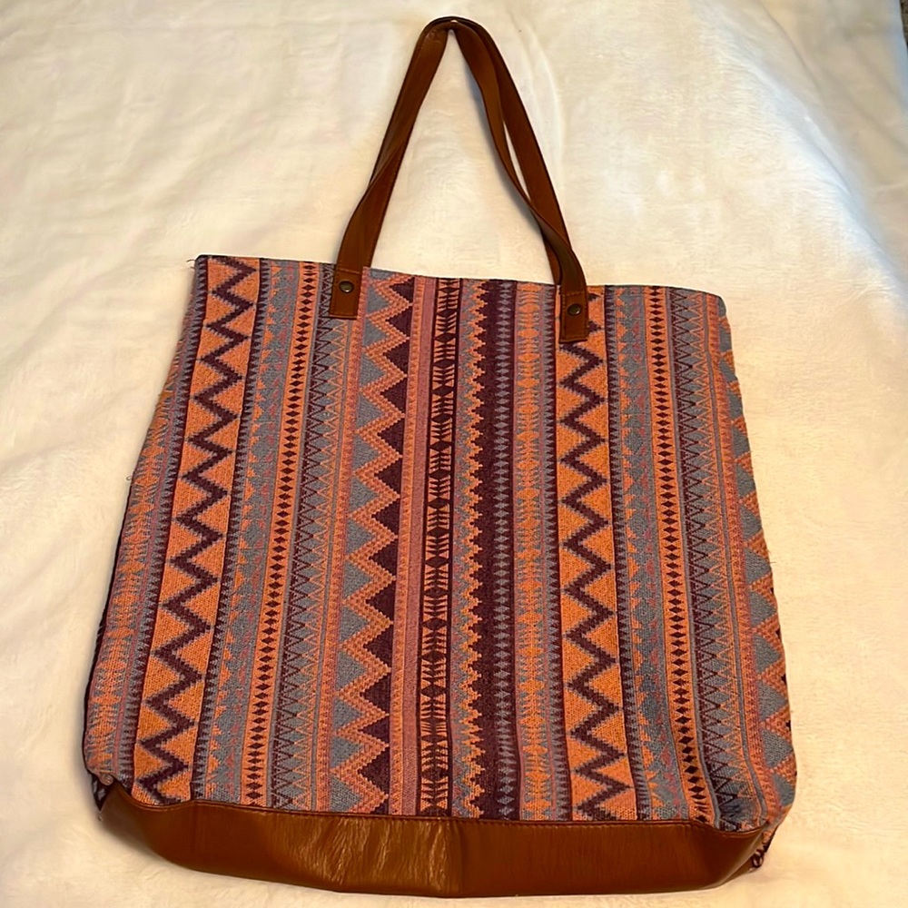 Boho style native print Mossimo purse.